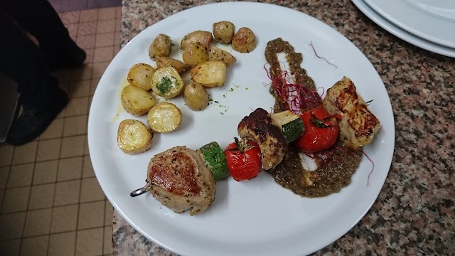 Le Fab's Restaurant