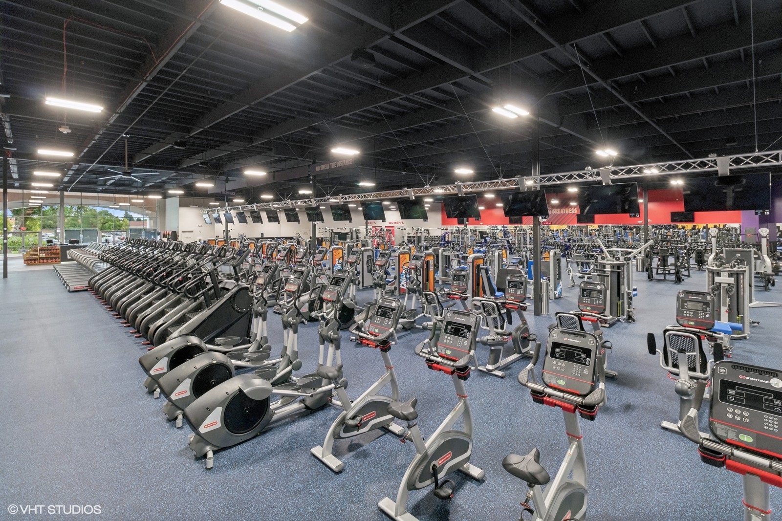 Crunch Fitness photo 3