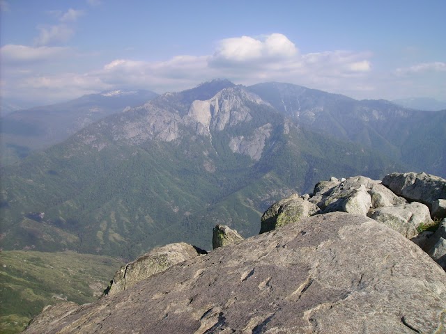 Moro Rock Trail