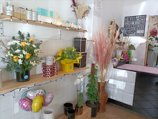 Riverside Flowers & Gifts - Thumbnail