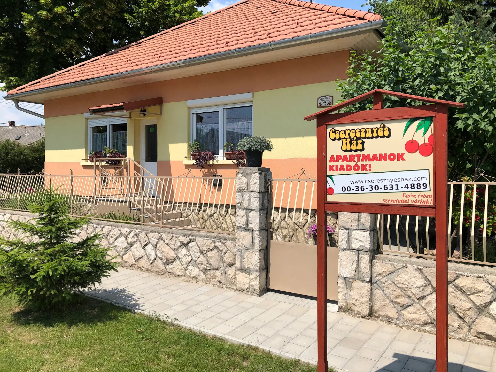 Cseresznyés Ház