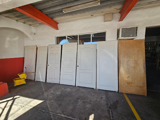 Puertas San Jorge (Carpinteria) - Thumbnail