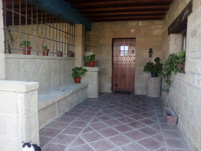 Casa Rural “La Casona de la Reina Berta”. C. Varella, 9, 22808 Murillo de Gállego, Zaragoza, España