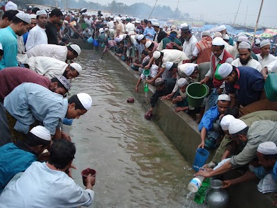 Photos of Ijtema Maidan Graveyard