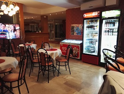 Photos of Three Swans Hotel