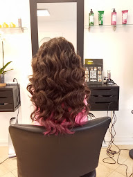 Photo n°2 de SALON L' HAIR D'AVRON à Paris (Salon de coiffure)