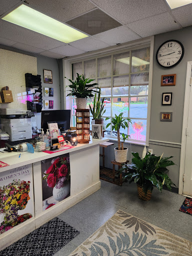 Scarlett's Flowers & Gift Baskets