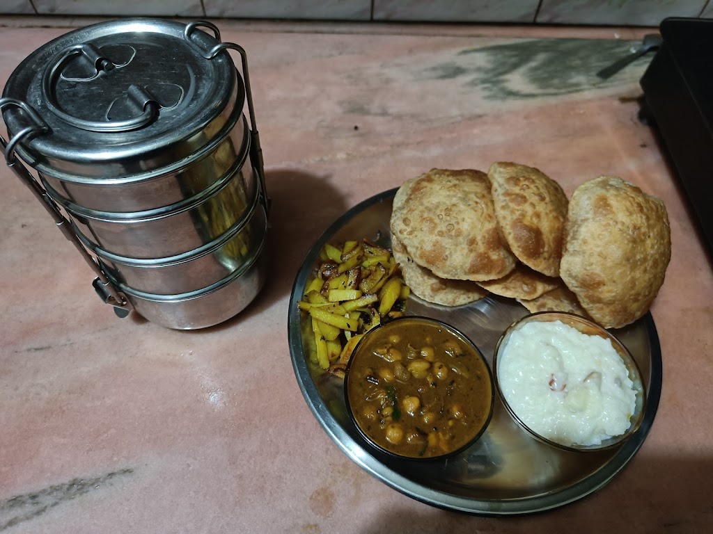 Poonam Kitchen And Tiffin Service