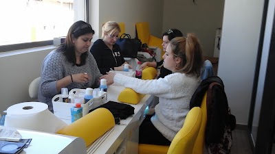 Photos of d-u&ntilde;as nails & beauty