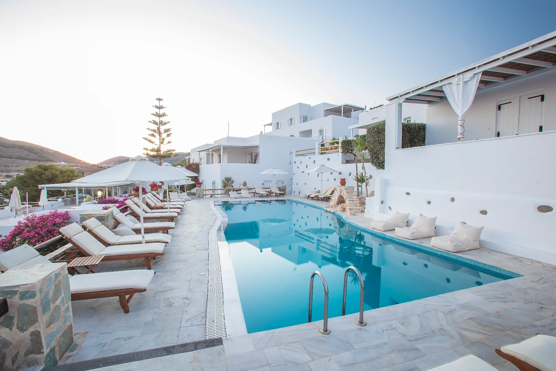 Paros Palace suites