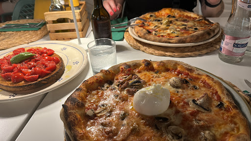Petit Bistrot & Pizzeria CODICE A BARRE Ostuni Gallery - Italy