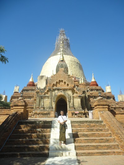 Photos of Izza Gawna Pagoda
