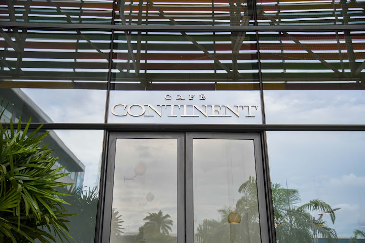 Café Continent - Zone 03 Square by null