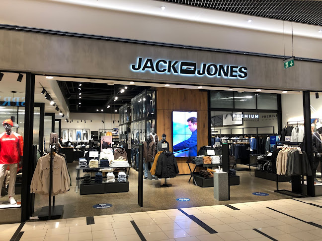 Opinii despre JACK & JONES în Amager Vest - Tøjbutik