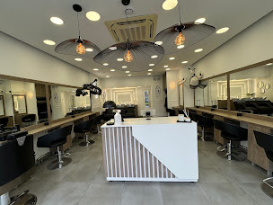 Photo n°13 de A.V Coiffure à Asnières-sur-Seine (Salon de coiffure)