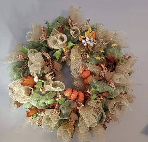 M & M Wreaths & Decor