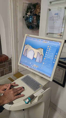 Saldarriaga odontología - Cartago