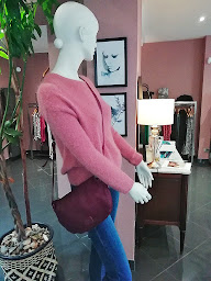 Photo n°30 de MAGASIN APHRODITE, magasin de vêtements et accessoires pour femme. Cosne Cours sur Loire à Cosne-Cours-sur-Loire (Magasin de chaussures)