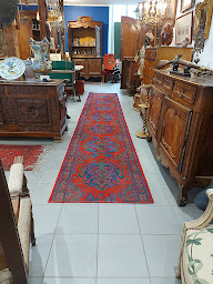 Photo n°2 de La Belle Poule Antiquités à Semur-en-Auxois (Magasin d'antiquités)