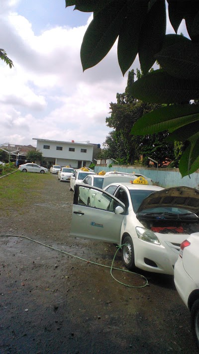 Photos of Taxi Express Joglo Pool C
