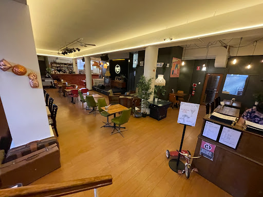 Aunty Ed's Restaurant and Bar Gallery - Australia