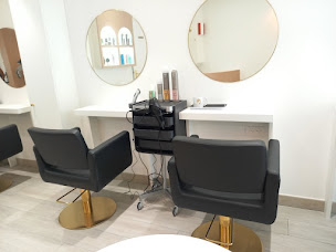 Photo n°9 de Les Ciseaux d'auré à Chatou (Salon de coiffure)