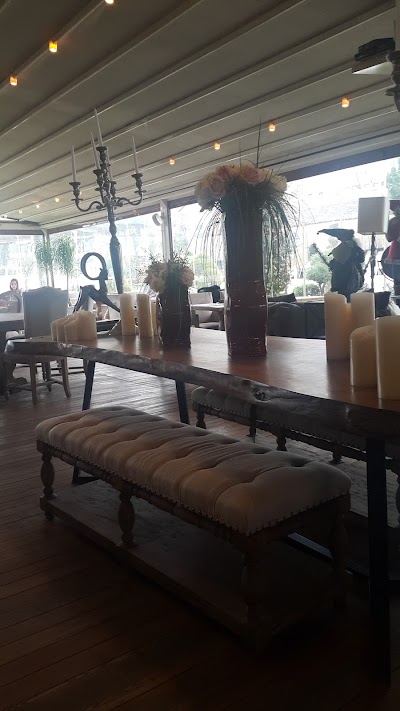 Photos of cappuccino, caf&eacute; & bistro