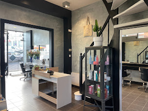 Photo n°3 de Louise Vimont à Bihorel (Salon de coiffure)