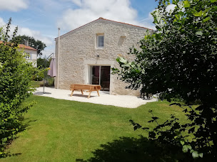 Photo n°13 de Les Gîtes du Bourg à Luchat (Lodge)