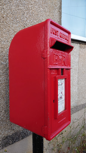 Post box - Royal Mail (Waunfawr-old Post Office) - Thumbnail