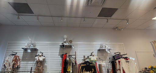 Tiny House of Fashion Boutique - Thumbnail