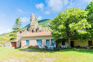 Photo n°1 de le rocher à Barret-de-Lioure (Gîte)