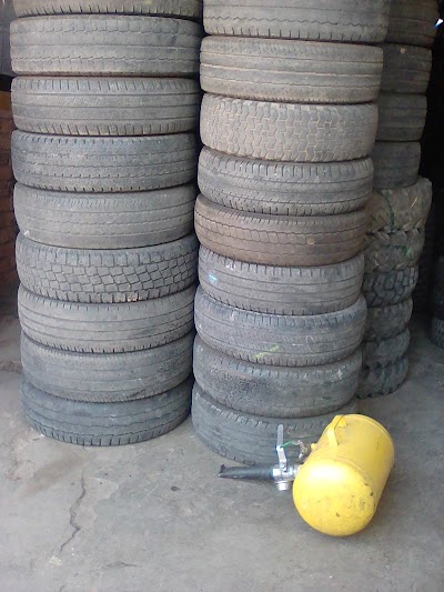 Photos of Mada Pneu