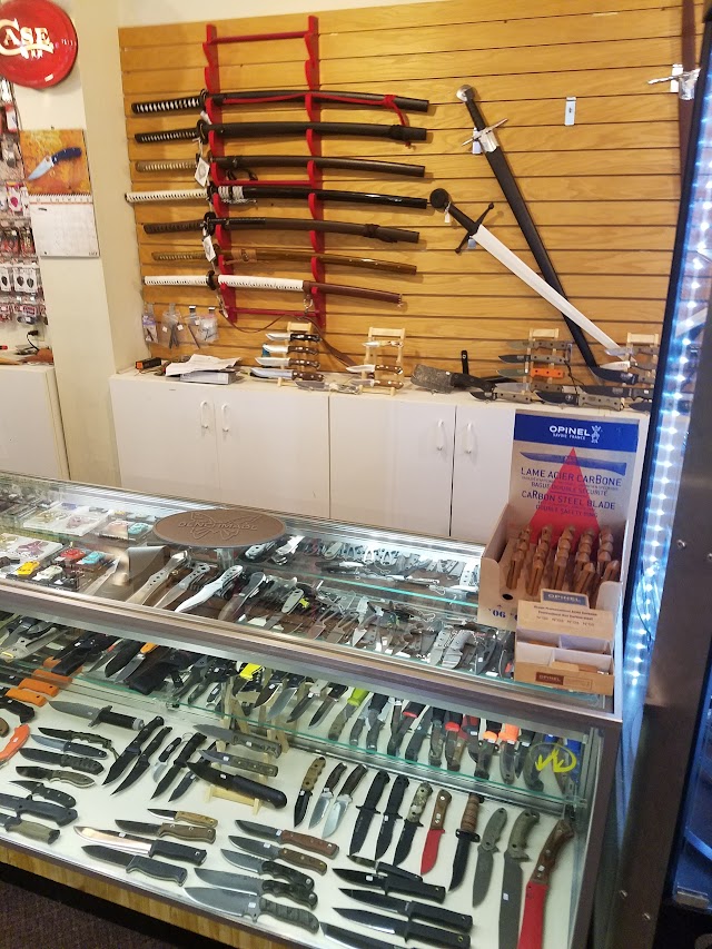 Edgeworks Knife and Supply