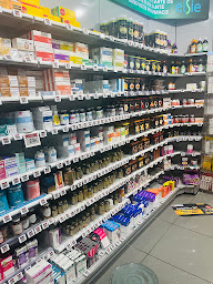 Photo n°4 de Pharmacie Auchan Jas de Bouffan - Elsie Santé à Aix-en-Provence (Pharmacie)