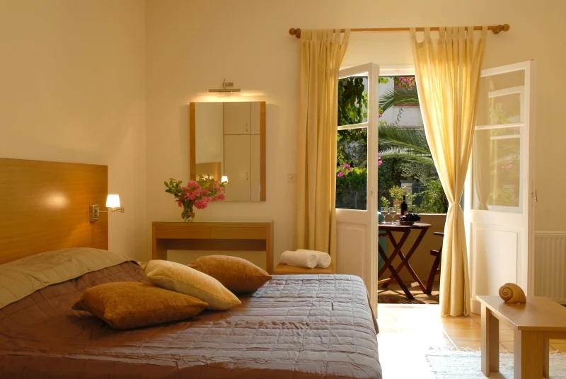 Romanos Apartments