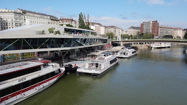 Twin City Liner