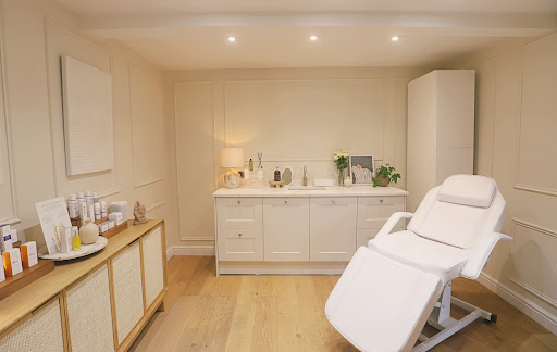 Dr Caroline Warden Aesthetic Clinic