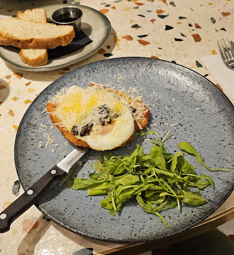 Est - Visual