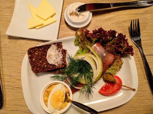 Lunch restaurant Husmanns Vinstue