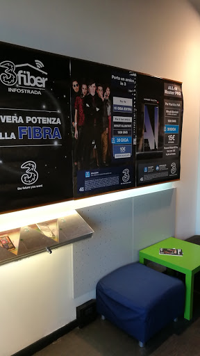 3 Store - Visual