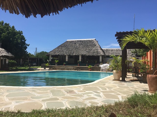 Tembo Houses and Safaris