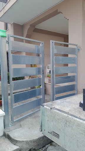 Infissi in alluminio/pvc e lavori in ferro/acciaio di BAFFA GIUSEPPE