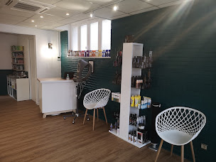Photo n°1 de L'atelier d'Emilie à Soissons (Salon de coiffure)