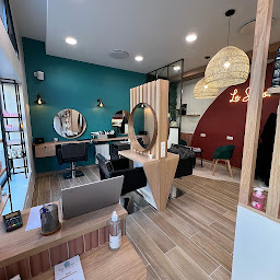 Photo n°1 de Le Salon regard et beauté à Thiais (Salon de coiffure)