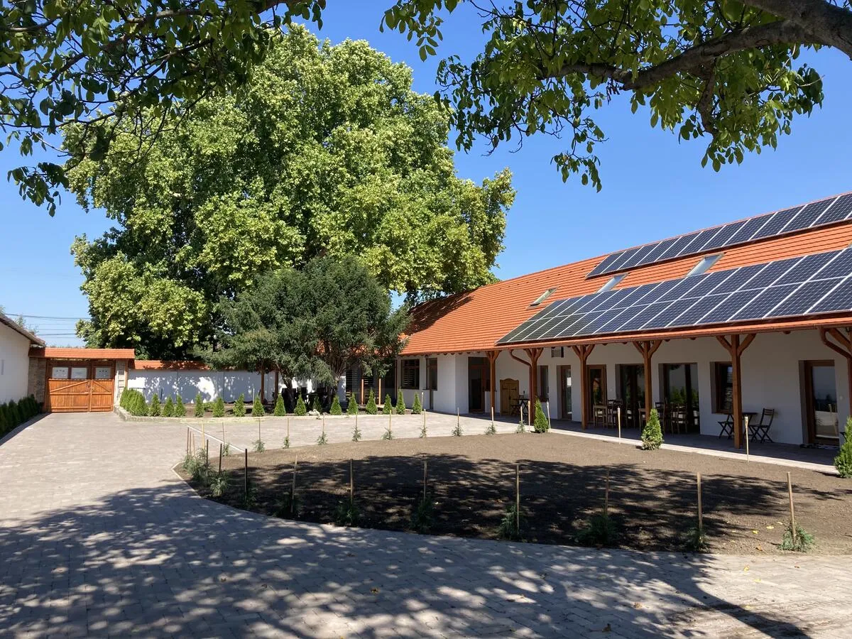 Platán Panzió