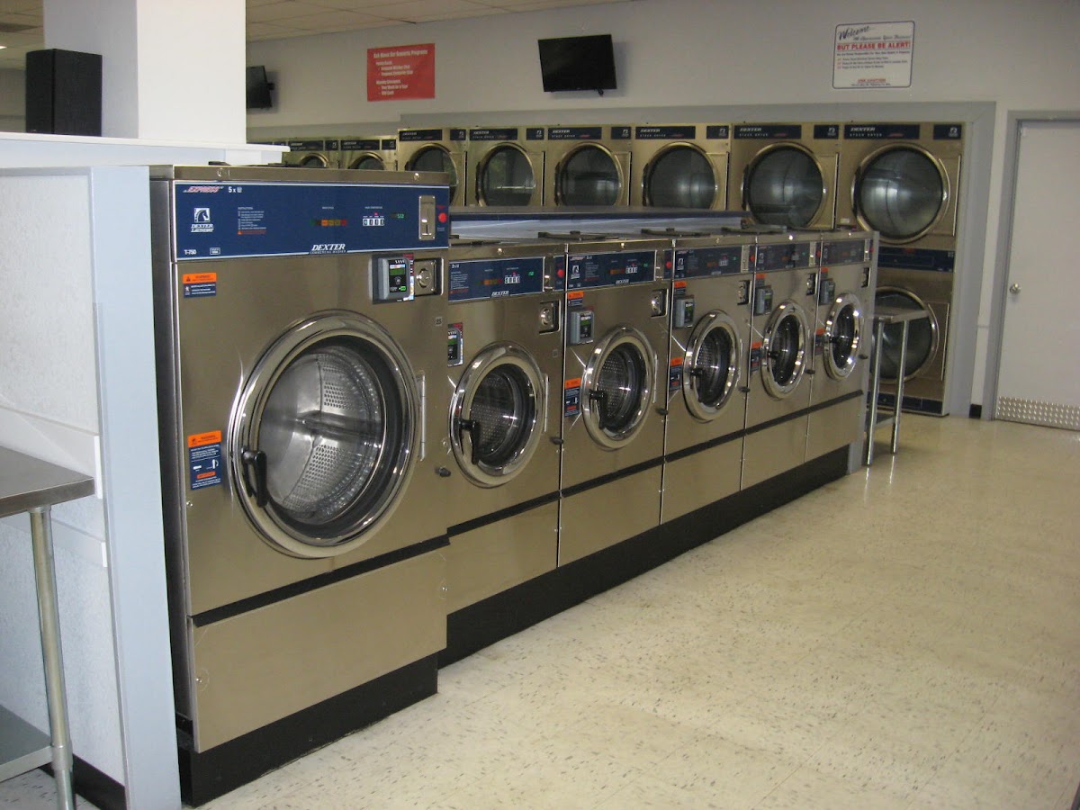 Laundry Yard facility with washing machines in Denver