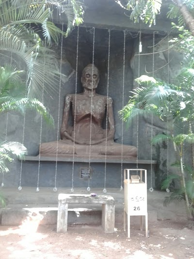 Photos of Horuwila Sri Thapodanarama Rajamaha Wiharaya Ft Isanka