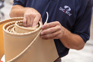 Photo n°23 de Clinique du Store, Vente, Installation et dépannage stores, moustiquaires et volets roulants sur Caluire et Lyon à Caluire-et-Cuire (Magasin de stores et de rideaux)