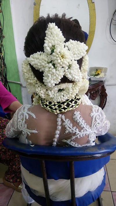 Photos of Jeges Salon